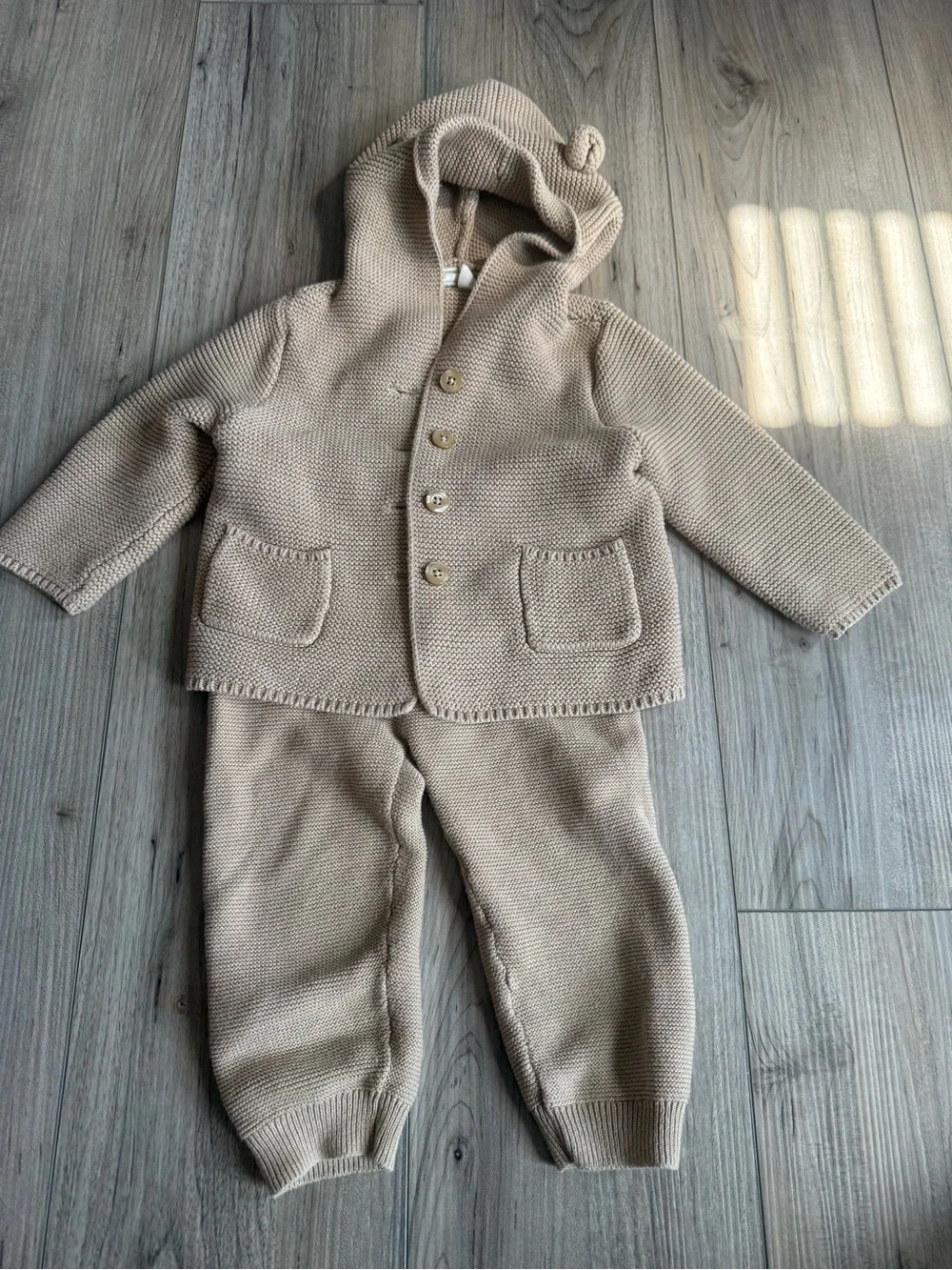 Baby Gap Neutral Beige Knit Sweater Set- Soft Textured Size 12-18 months